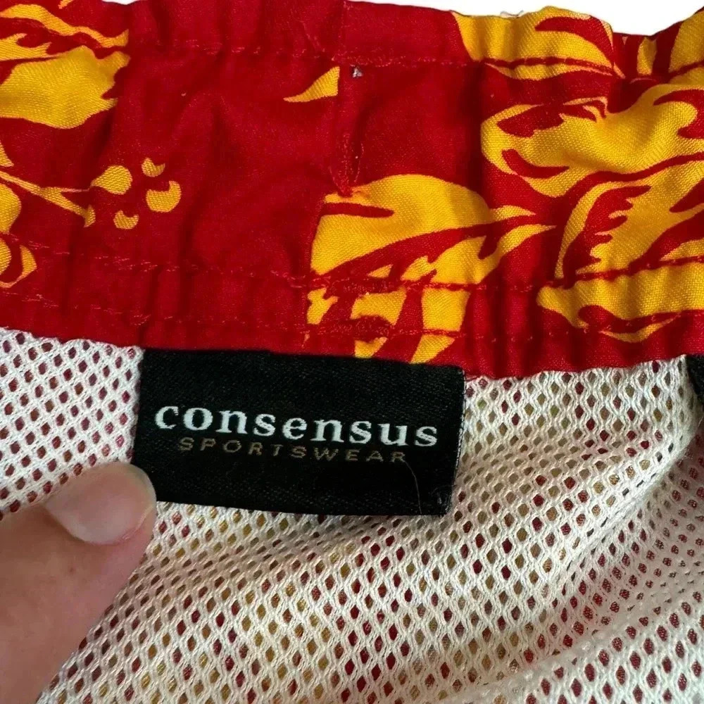 Consensus Men's M Swim Trunks Hawaiian Red with Mesh Liner, Pockets - Picture 3 of 7